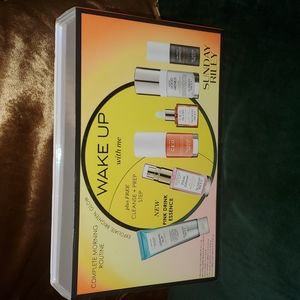 Sunday Riley Wake up with me set